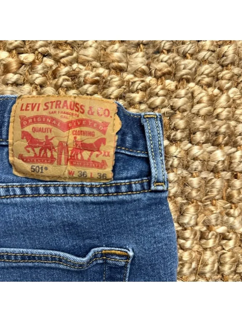 Levi's 501 Original Fit Men's Blue Denim Jeans Size 36x36 Straight Leg Button Fl